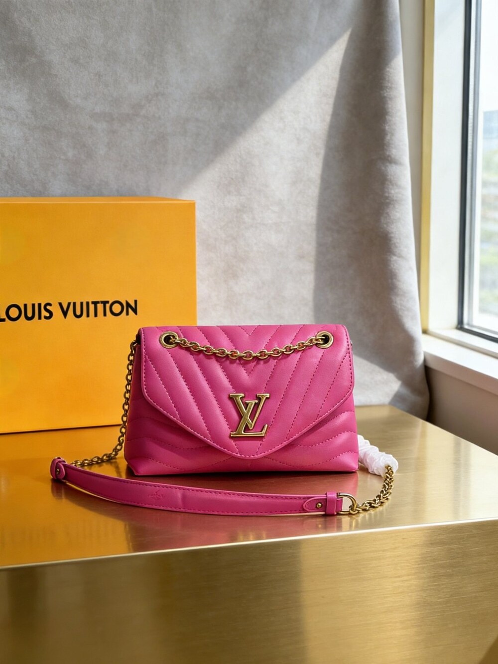 Louis Vuitton NEW WAVE CHAIN BAG MM